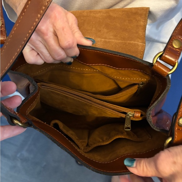 Patricia Nash Embossed Brown Leather Shoulder Bag - Picture 2 of 4